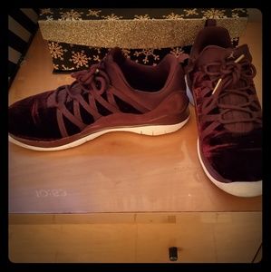 Jordan sneaker Burgandy